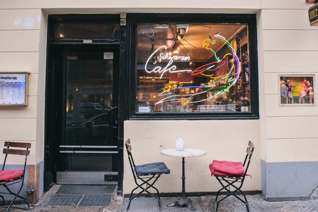 schwarzes-cafe