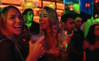 Berlin Nightlife Guide: Top Cocktail Bars, Drink Districts, Pub Crawls & Bars